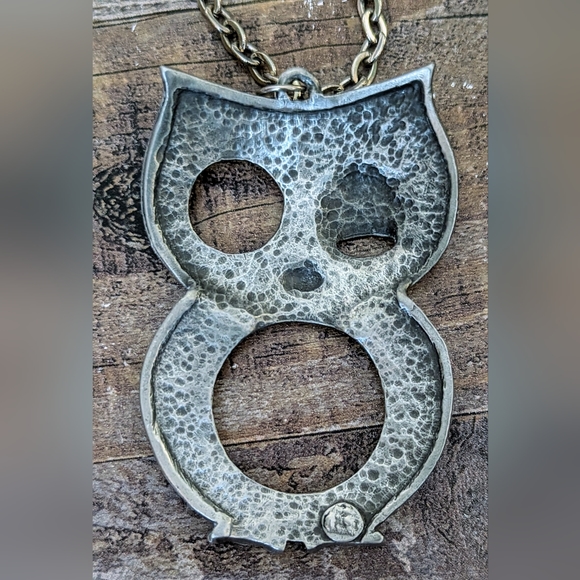 Vintage Large Pewter Winking Owl Pendant on Silver Chain - Picture 7 of 8